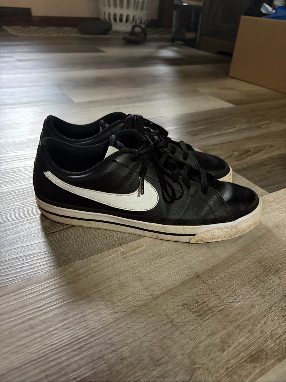 Nike Court Low